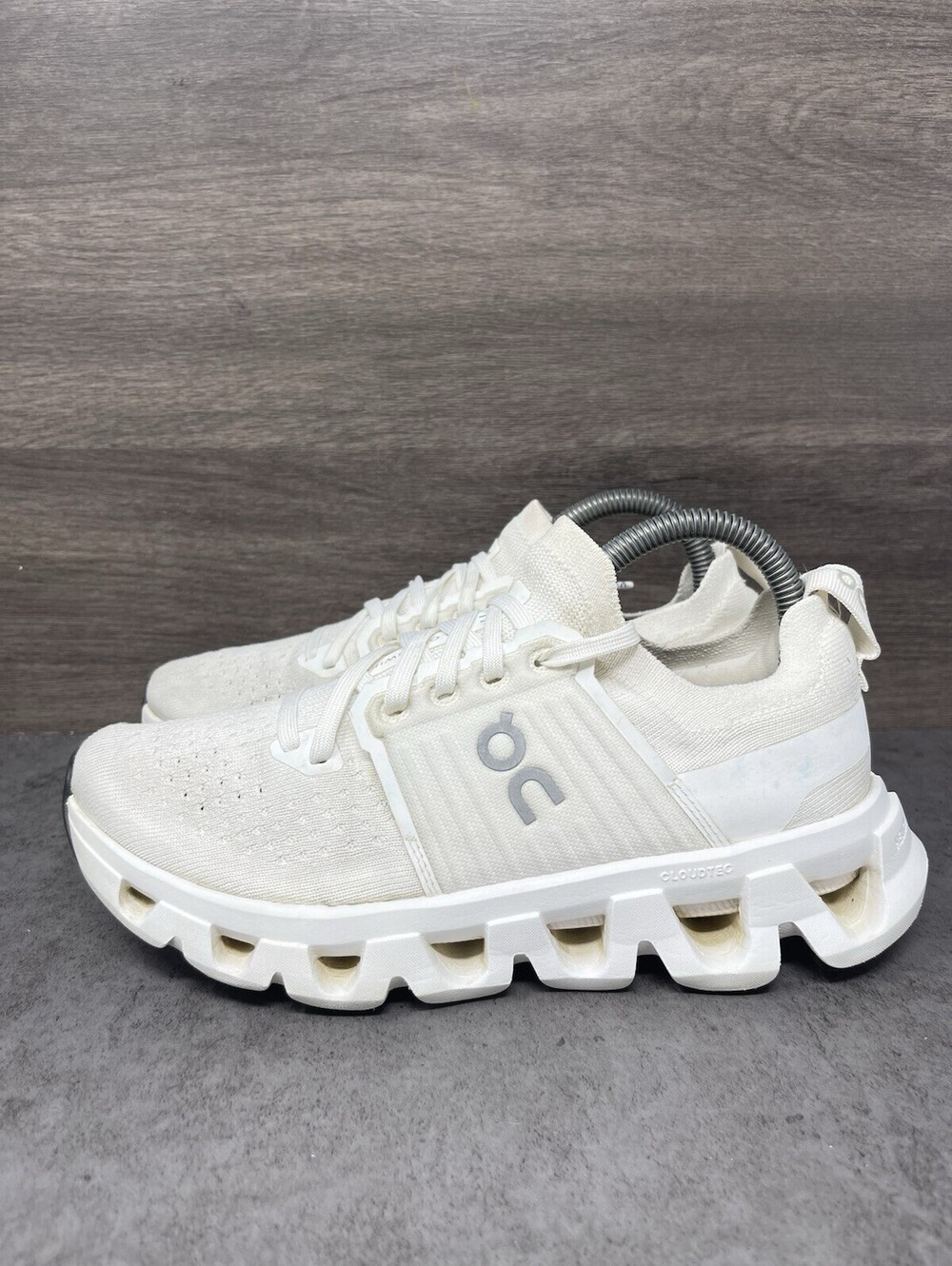 On Cloudswift 4 Womens Size 7 White CloudTec Road Running Athletic Shoes
